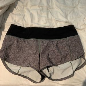 Lulu lemon 2.5 inch speed short